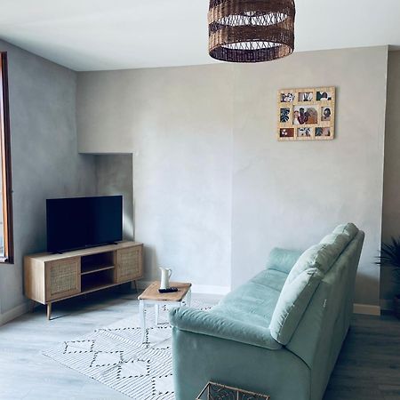 Appartement Centre De Charlieu Екстер'єр фото
