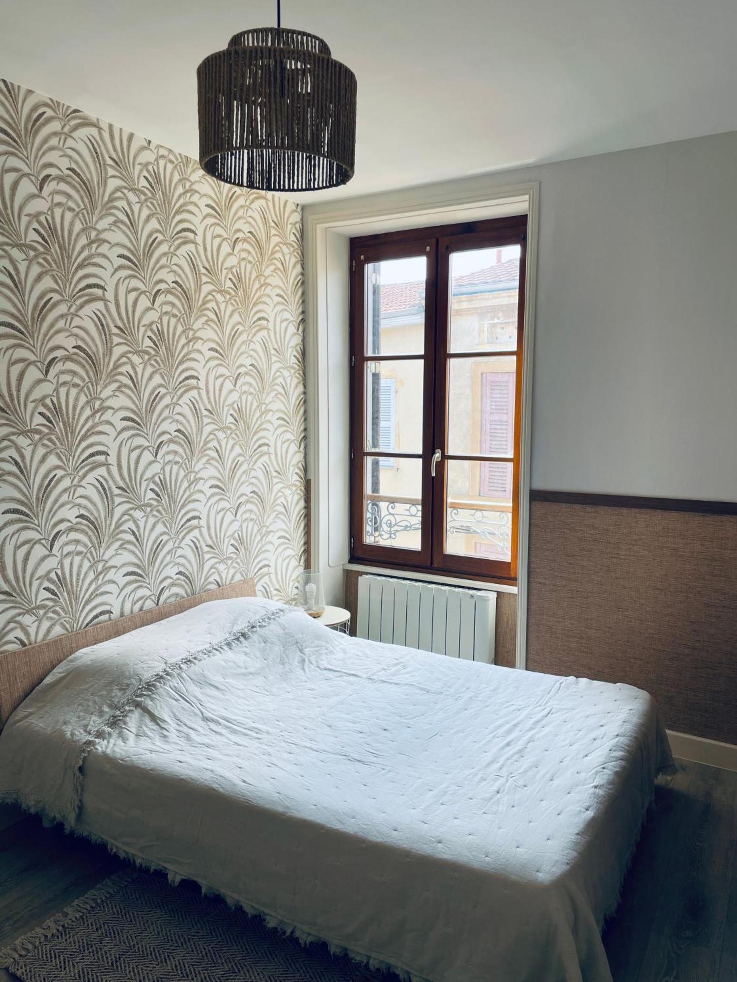 Appartement Centre De Charlieu Екстер'єр фото