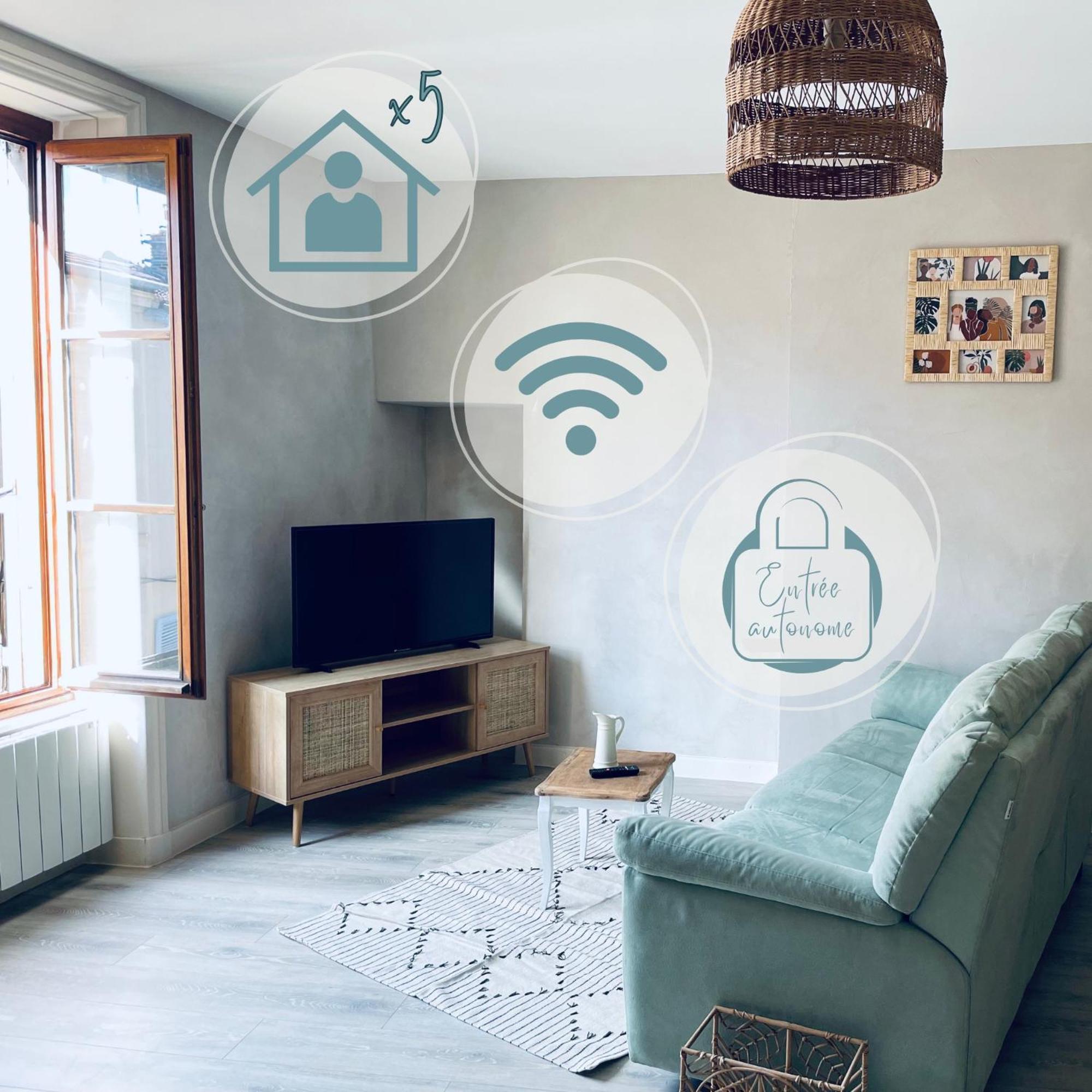Appartement Centre De Charlieu Екстер'єр фото
